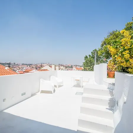 Castle Magnificent Terrace & Pool Apartment