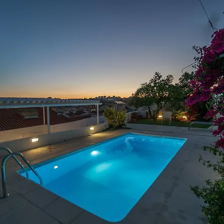 Apartment Castle Magnificent Terrace & Pool Lisbon